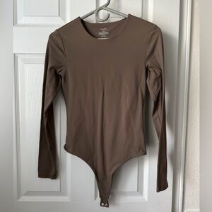 Nuuds Scoop Neck Bodysuit Small Mocha Long Sleeve Thong Stretch Minimalist EUC